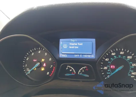 2014 Ford Focus Se z USA, uszkodzony, nr VIN 1FADP3F28EL121510